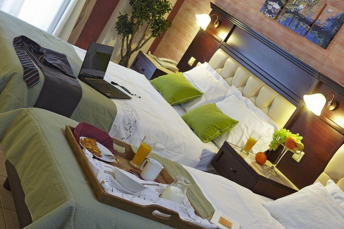 Hotel Sokratis superior triple sobe.jpg