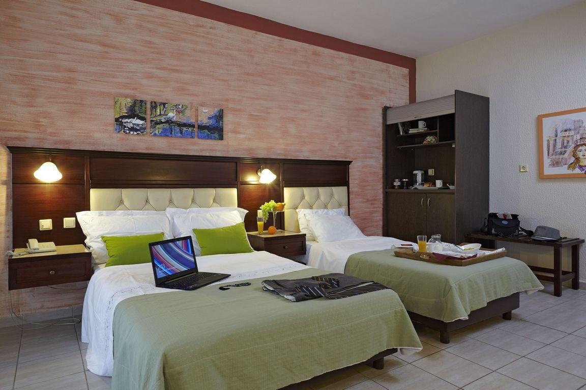 Hotel Sokratis triple room.jpg