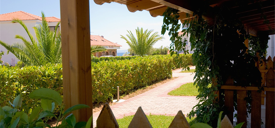 Hotel Sonia Resort garden.jpg