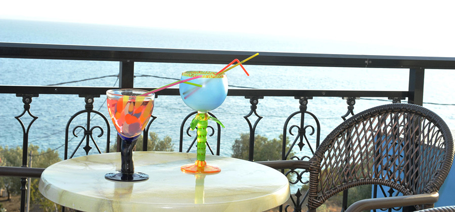 Hotel Sonia Resort kokteli na terasi.jpg