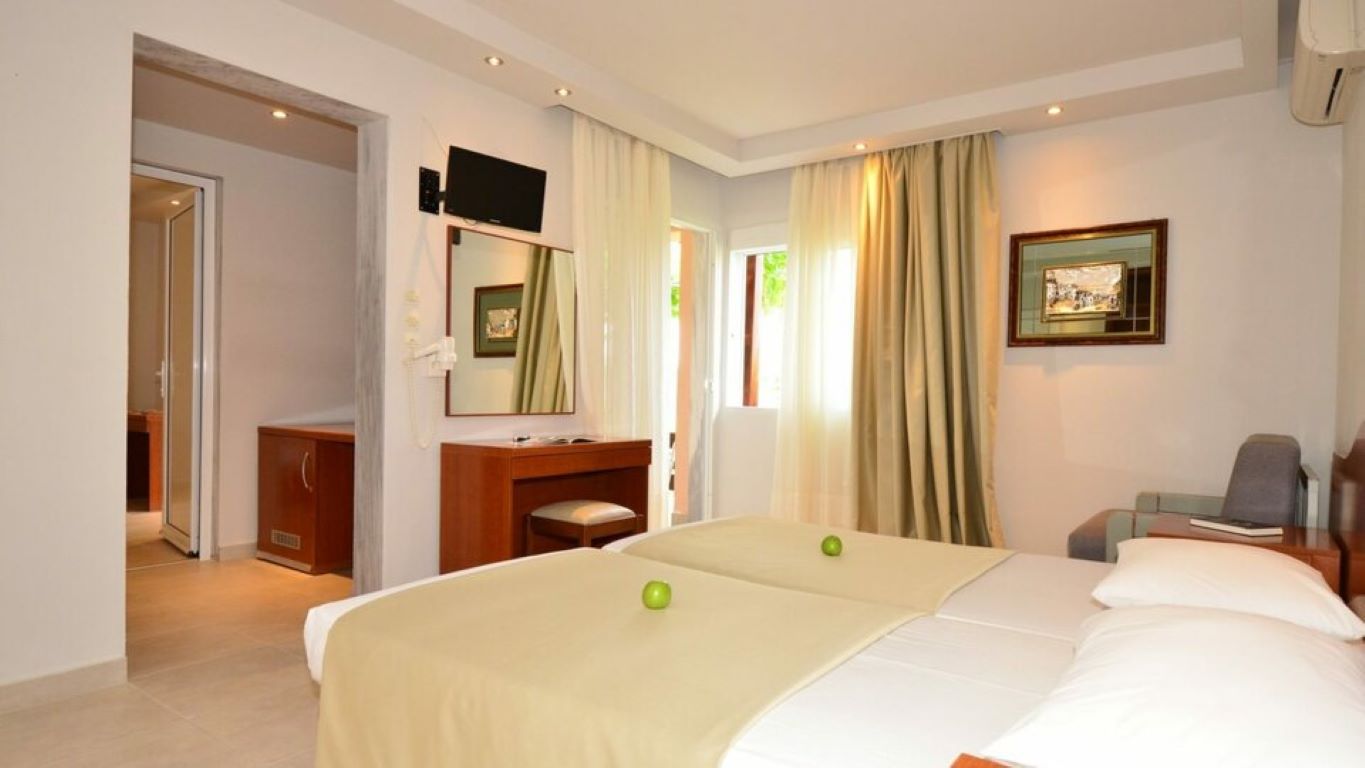 Hotel Sousouras-Porodicni bungalov.jpg