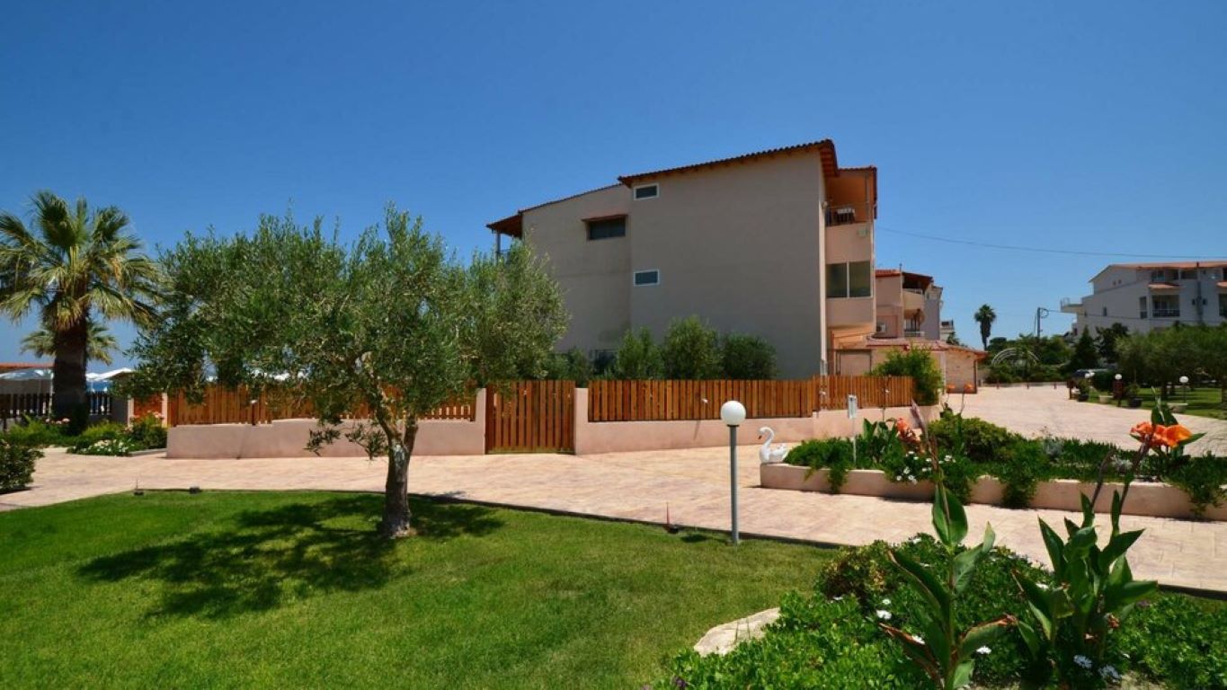 Sousouras Hotel-Basta hotela.jpg
