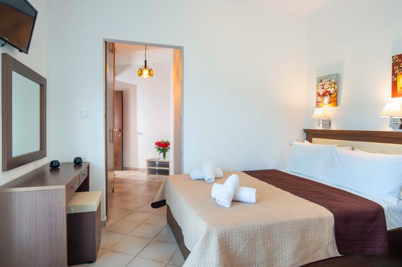 Hotel Stefani double room spavaca soba.png
