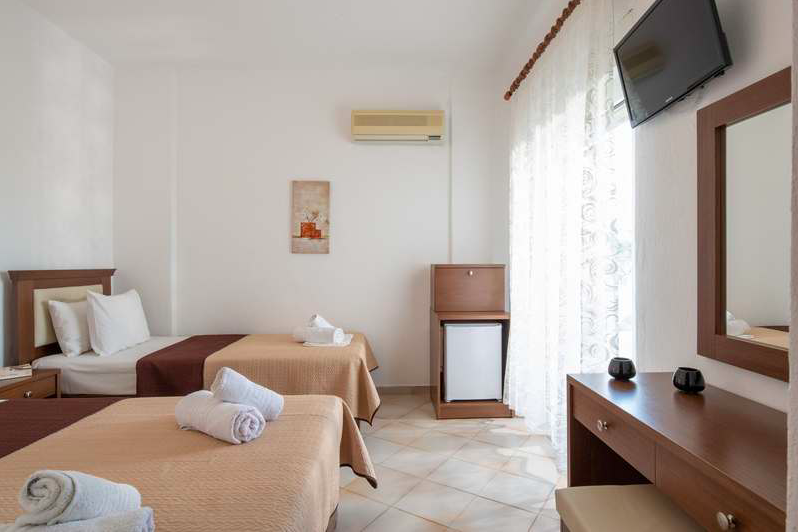 Hotel Stefani enterijer sobe.png