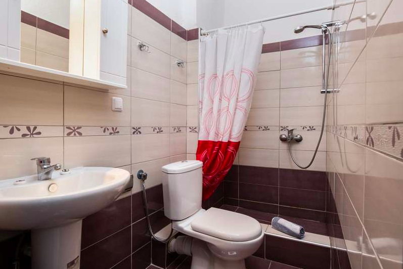 Hotel Stefani kupatilo.png