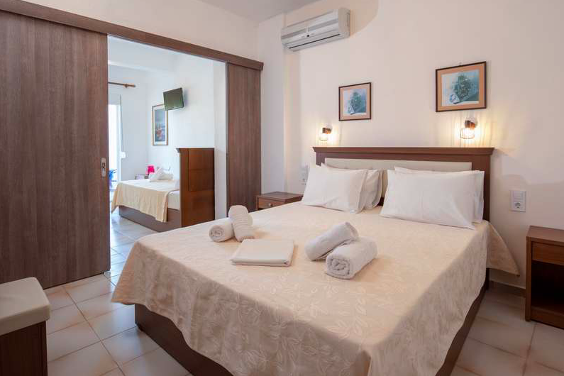 Hotel Stefani room.png