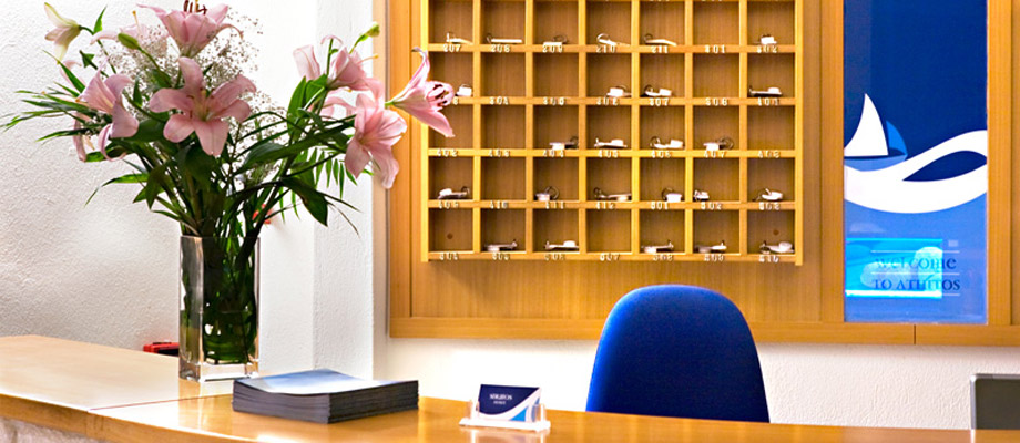 Hotel Stratos recepcija.jpg