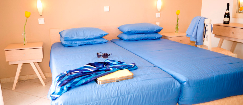 Hotel Stratos twin soba.jpg