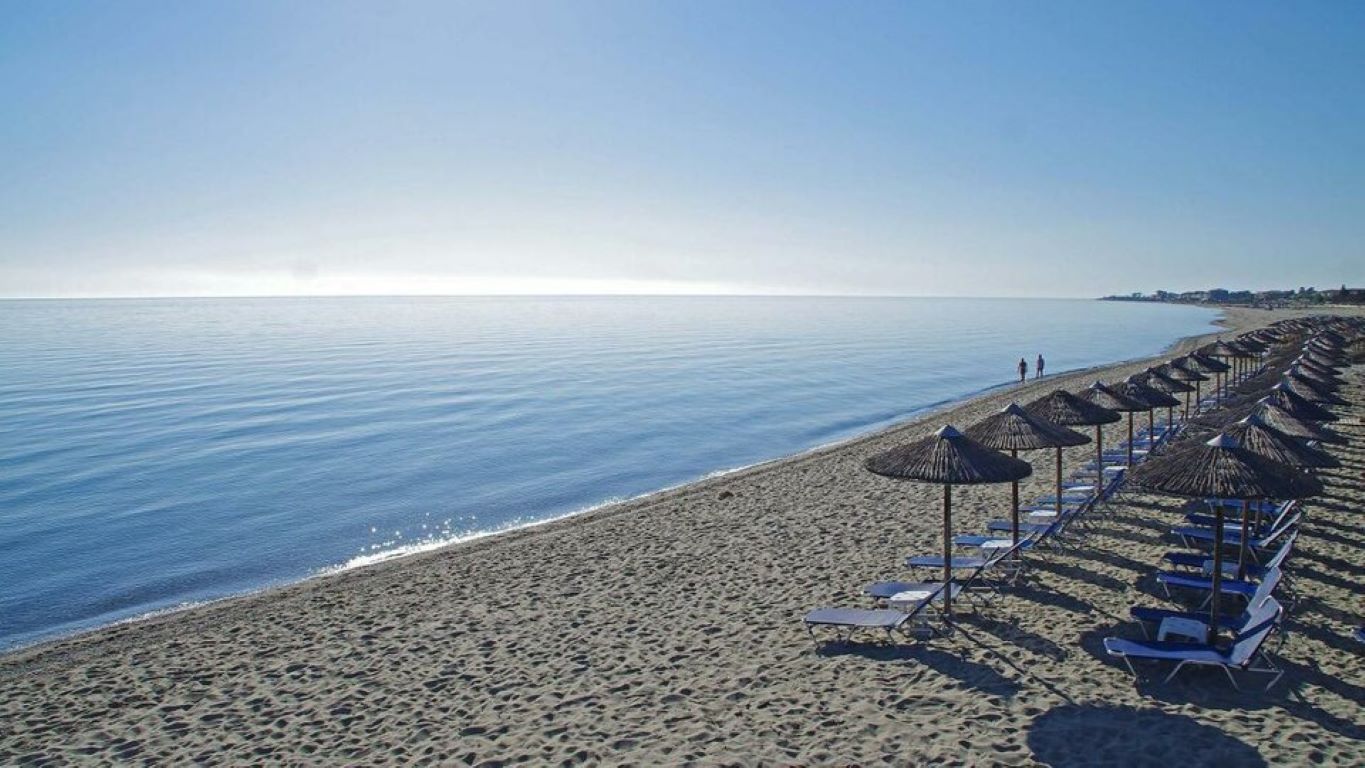 Hotel Sun Beach Platamonas-Plaza.jpg