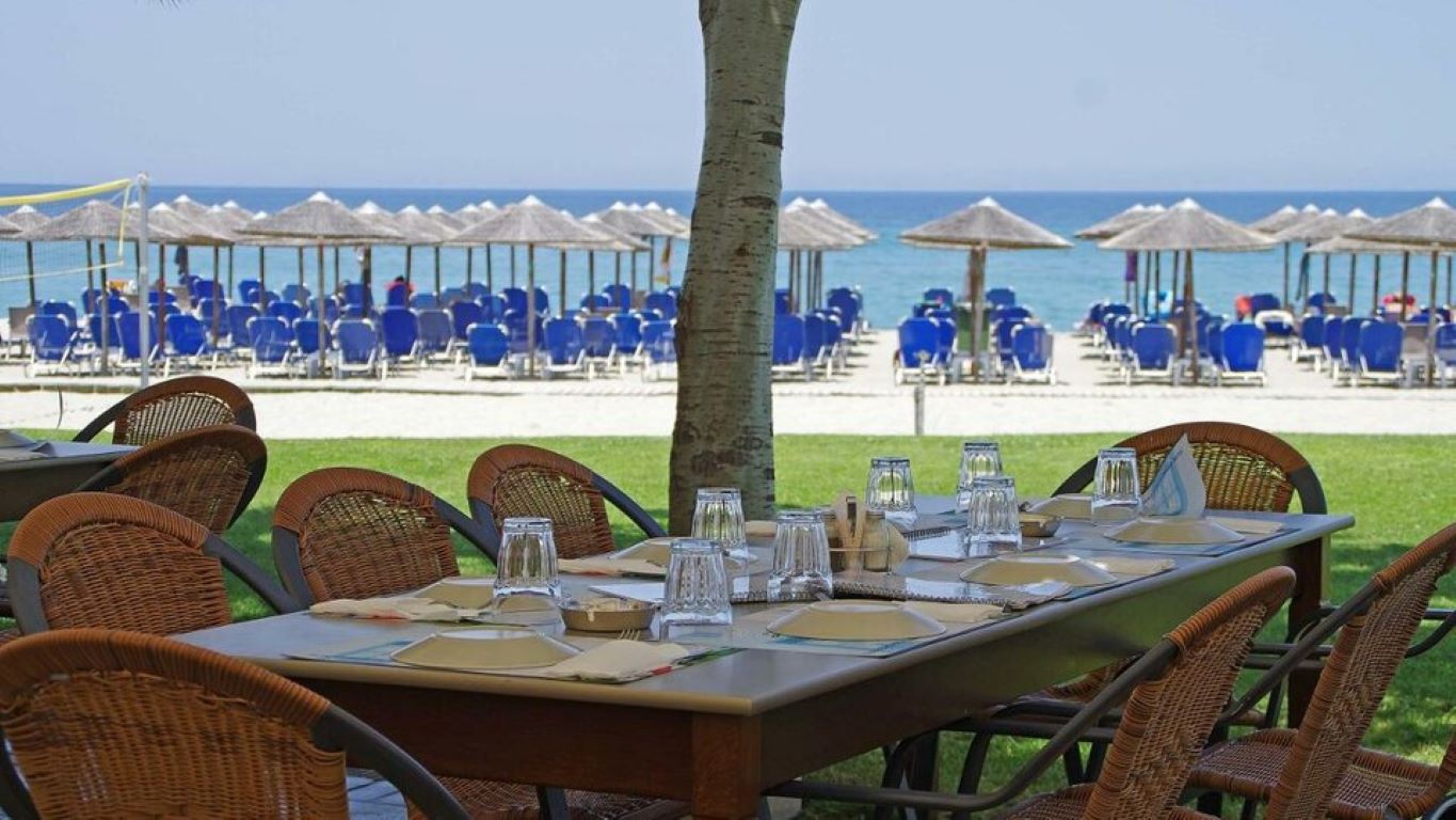 Hotel Sun Beach Platamonas-Pogled na plazu.jpg