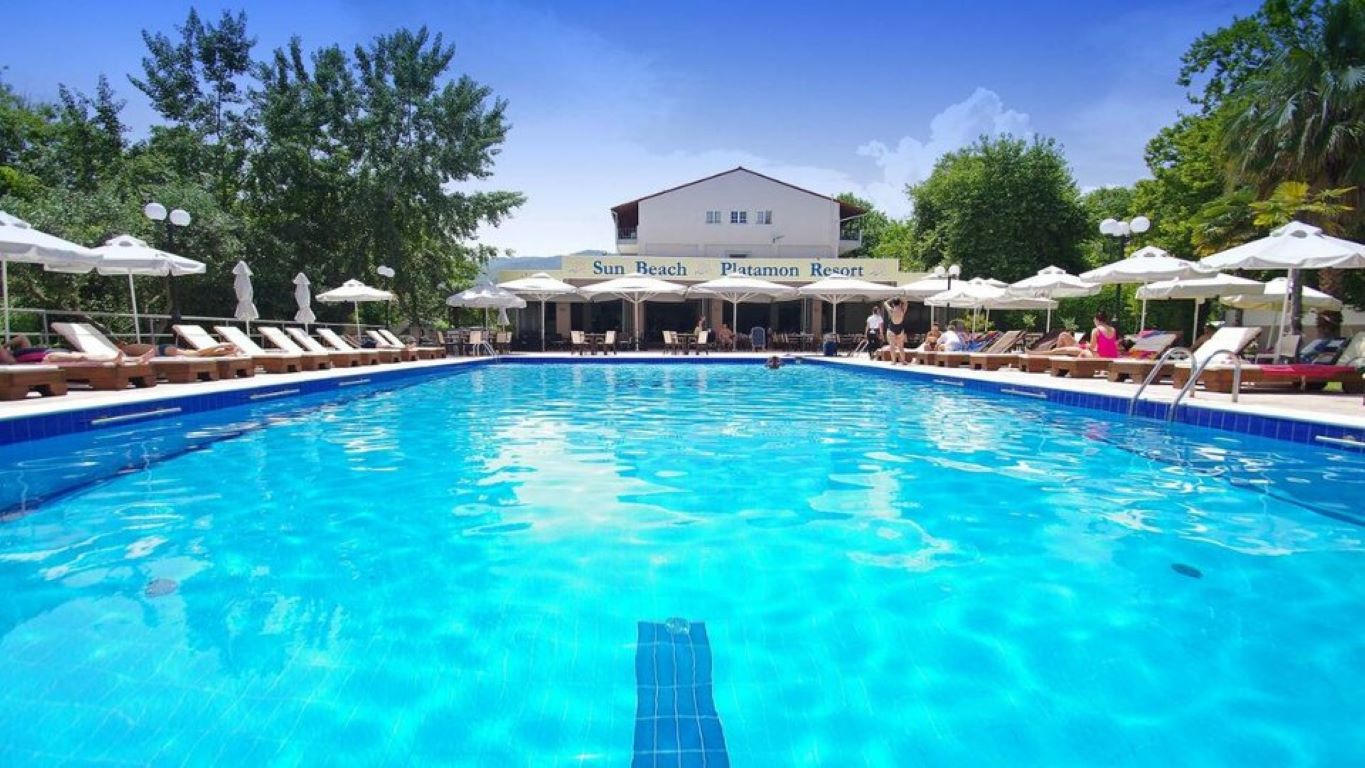 Sun Beach Platamonas-Bazen.jpg