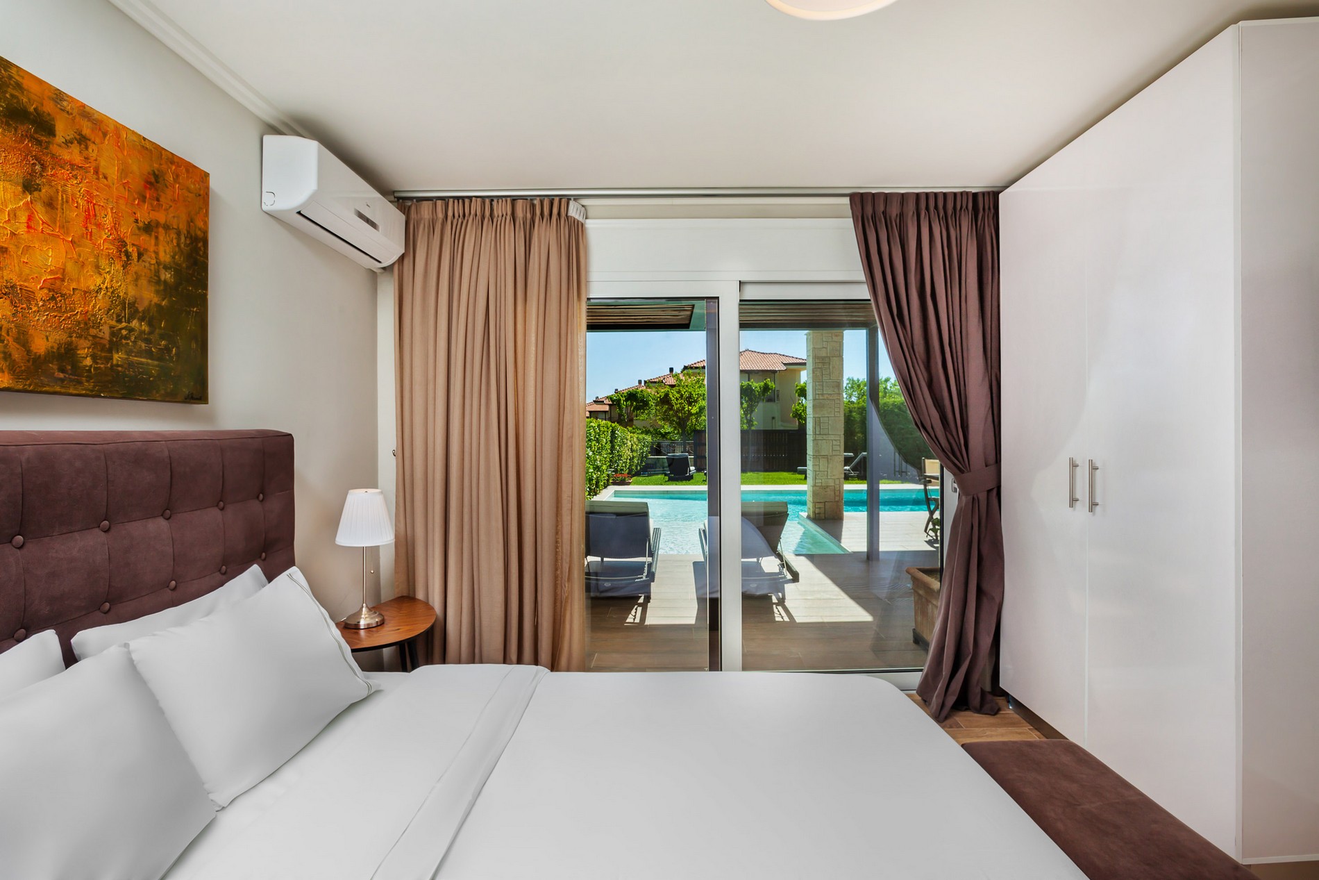 Hotel Sunny Villas Resort Villa 1 sa bazenom.jpg
