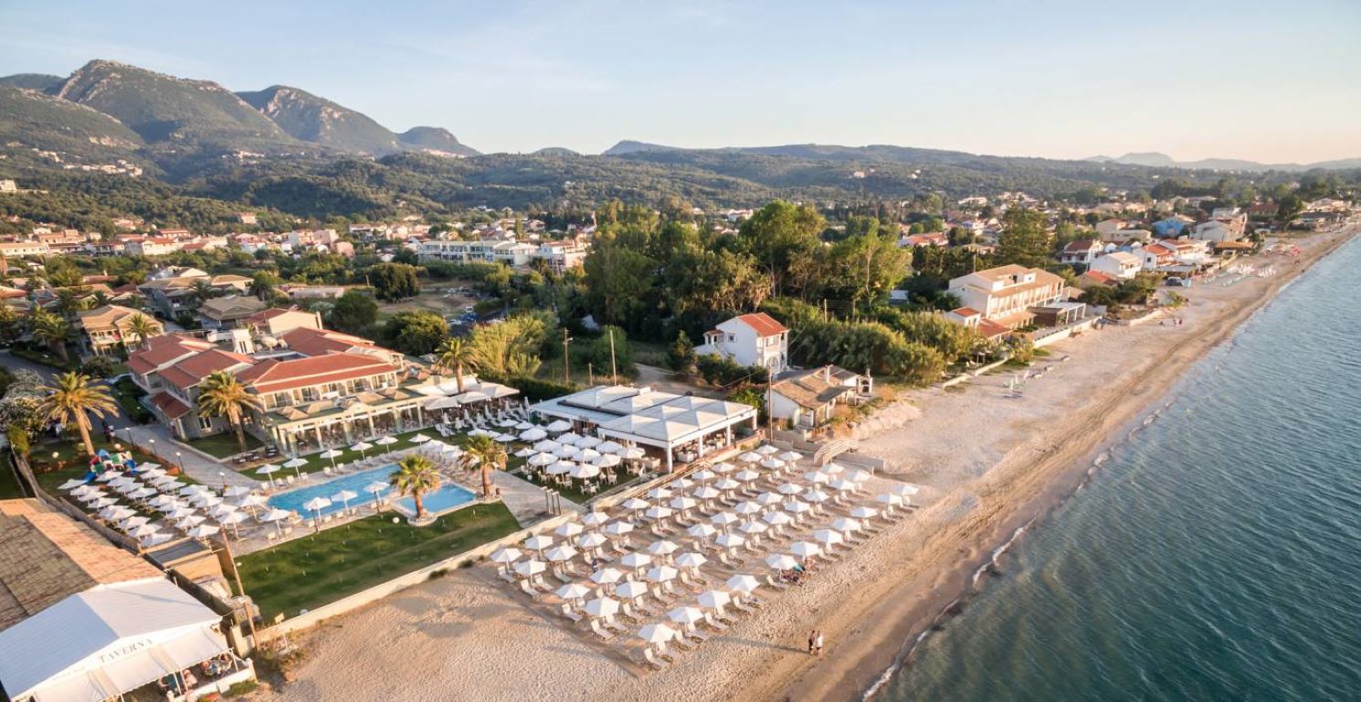 Acharavi Beach Hotel-Plaza.jpg