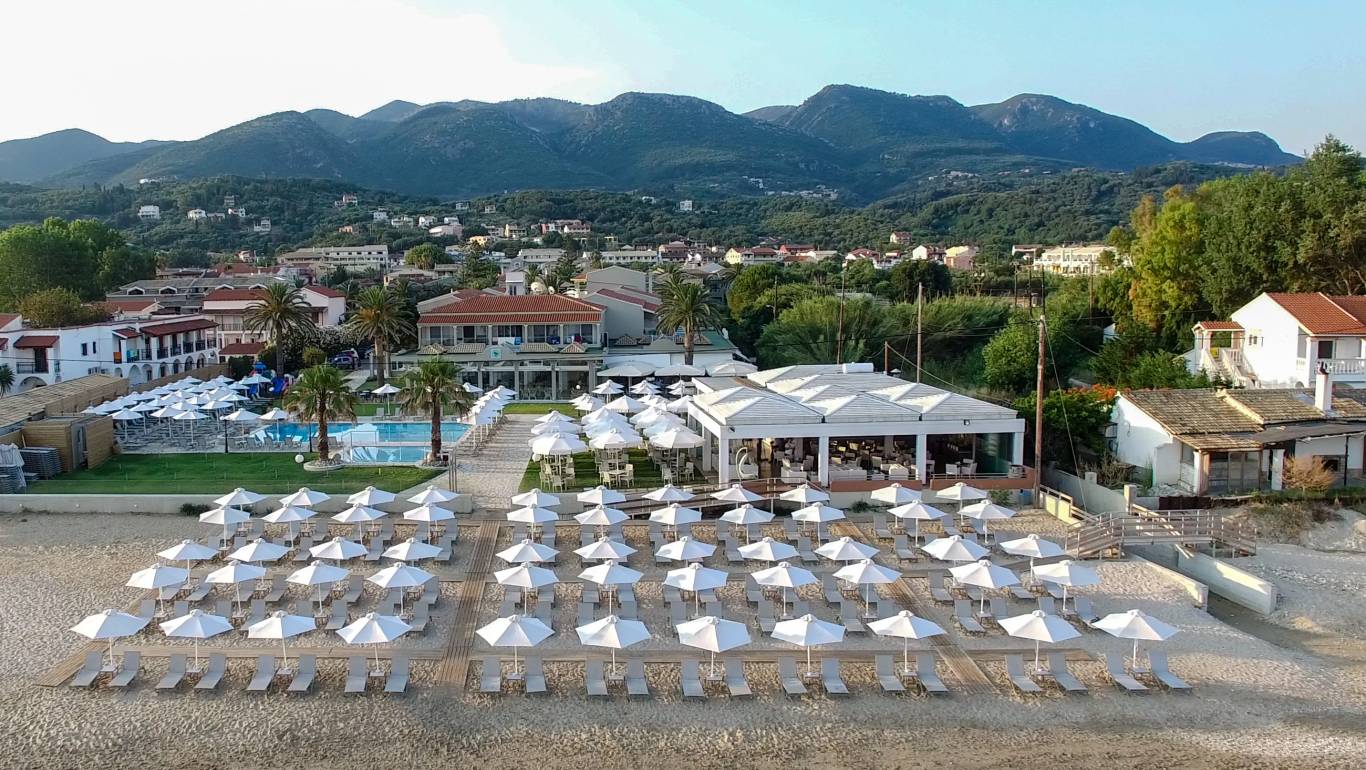 Hotel Acharavi Beach-Panorama hotela.jpg