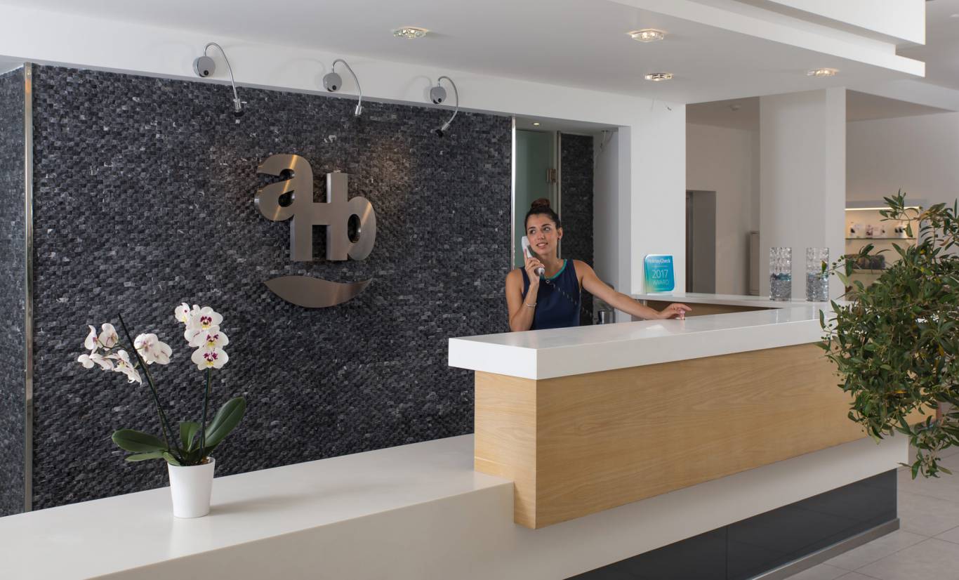 Hotel Acharavi Beach-Recepcija.jpg
