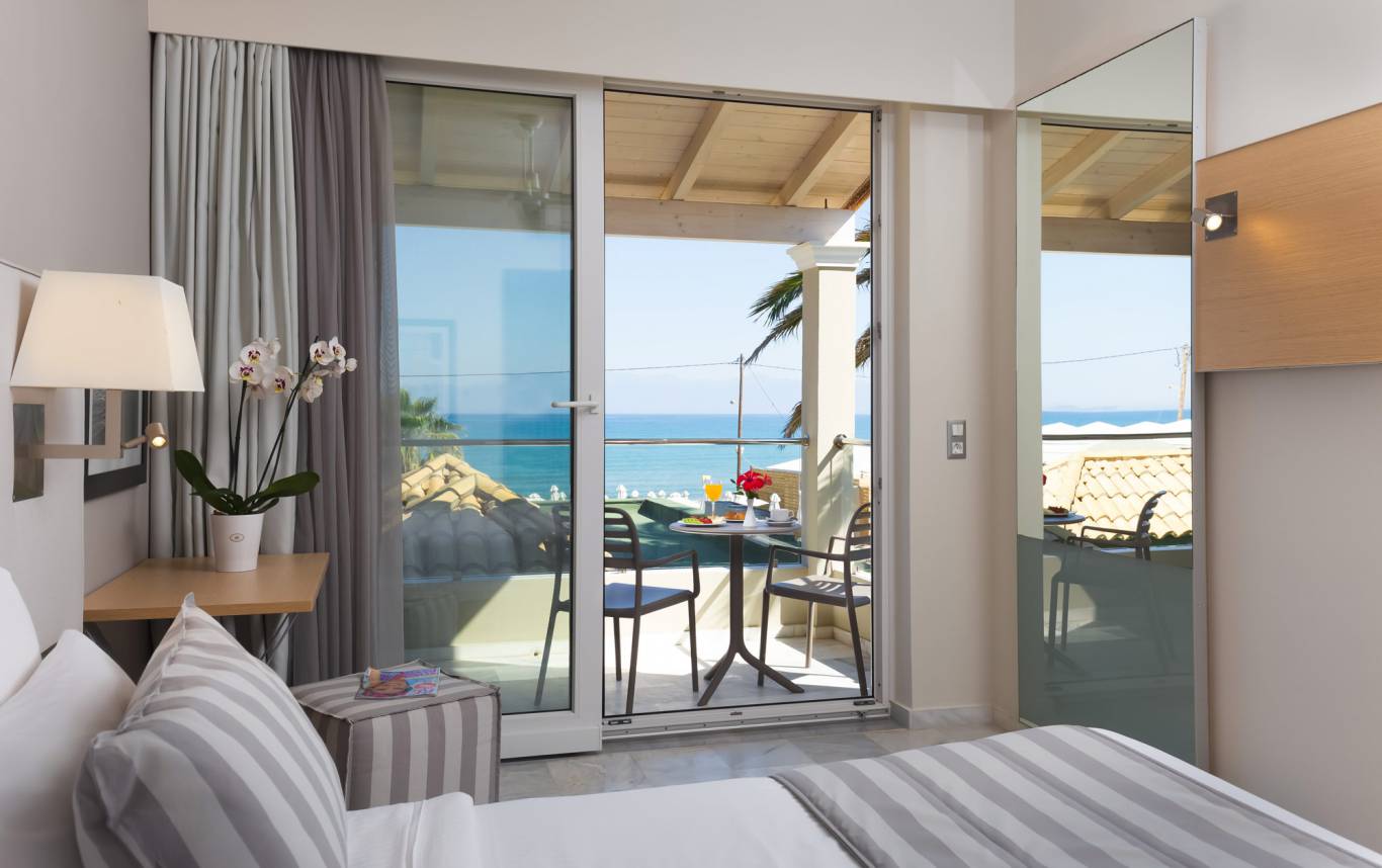 Hotel Acharavi Beach-Standardna soba pogled more.jpg