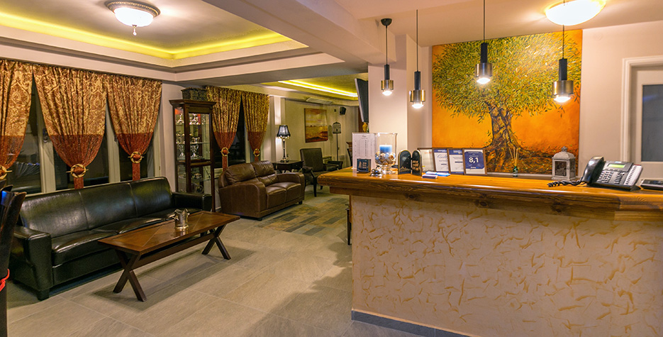 Hotel Thalassies lobby i recepcija.jpg