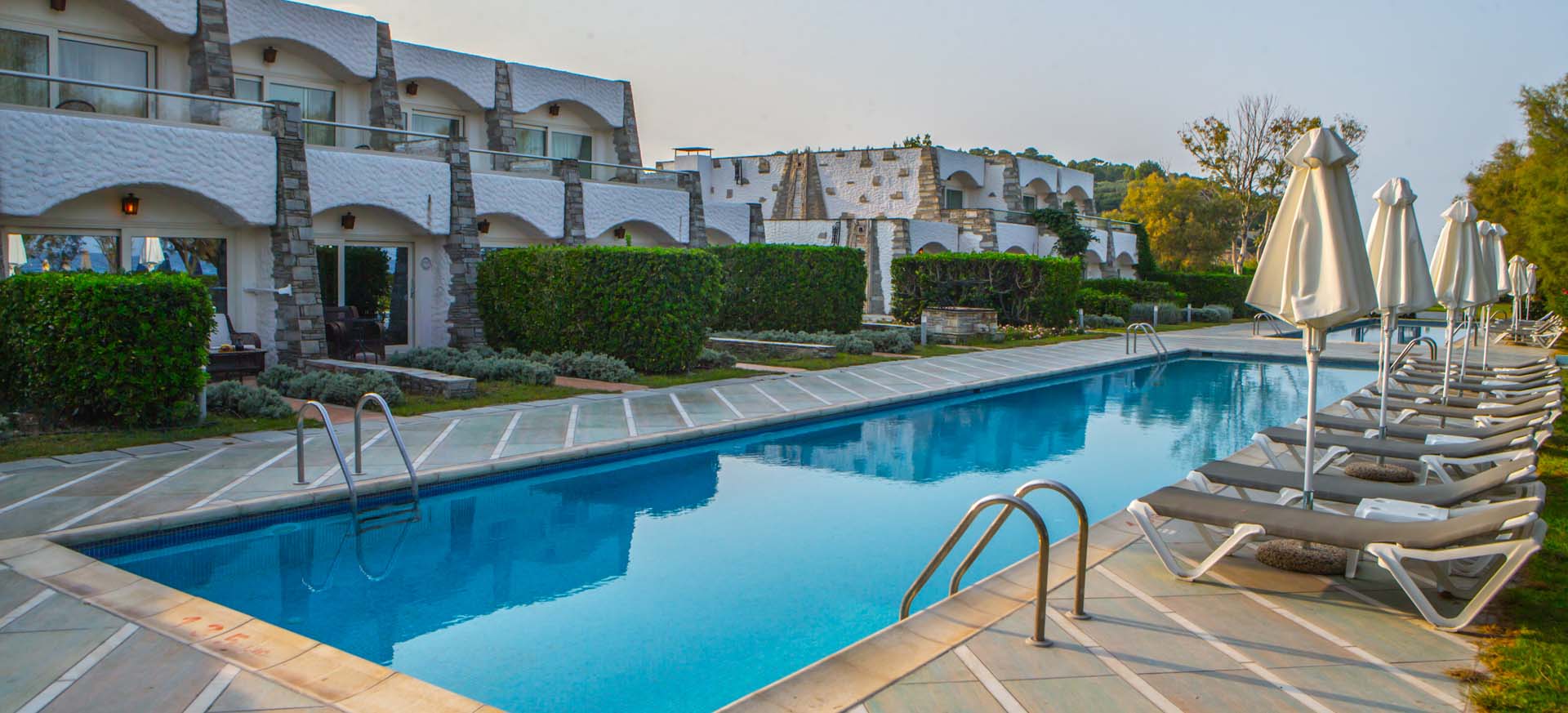 Hotel Theophano Imperial Palace anatoli suites pool.jpg