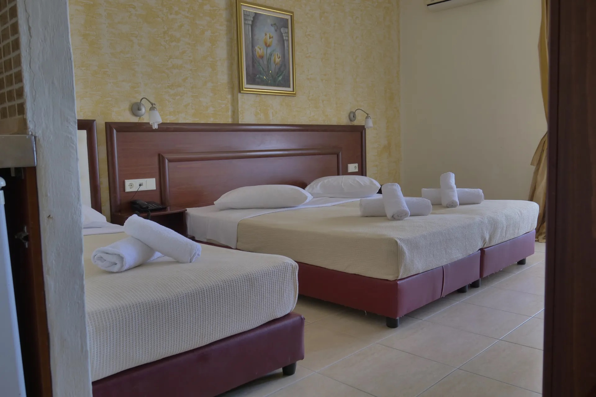 Hotel Tropical-Standardna soba.jpg