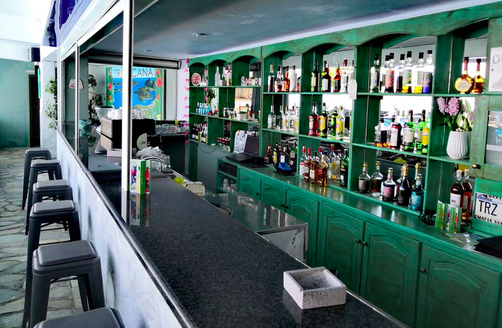 Hotel Tropicana Inn bar.png