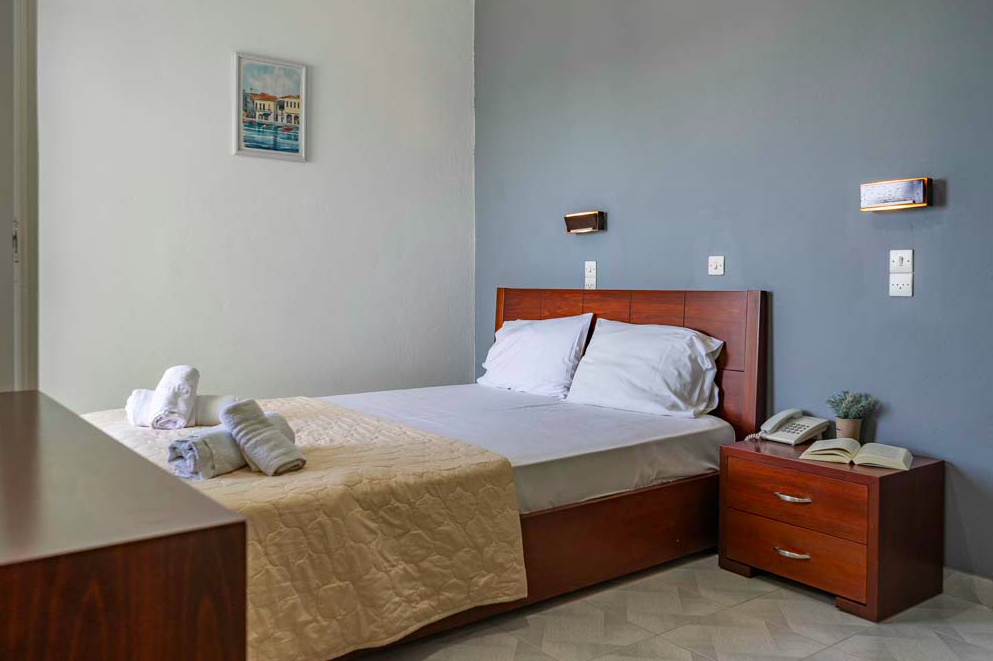 Hotel Tropicana Inn double room.png