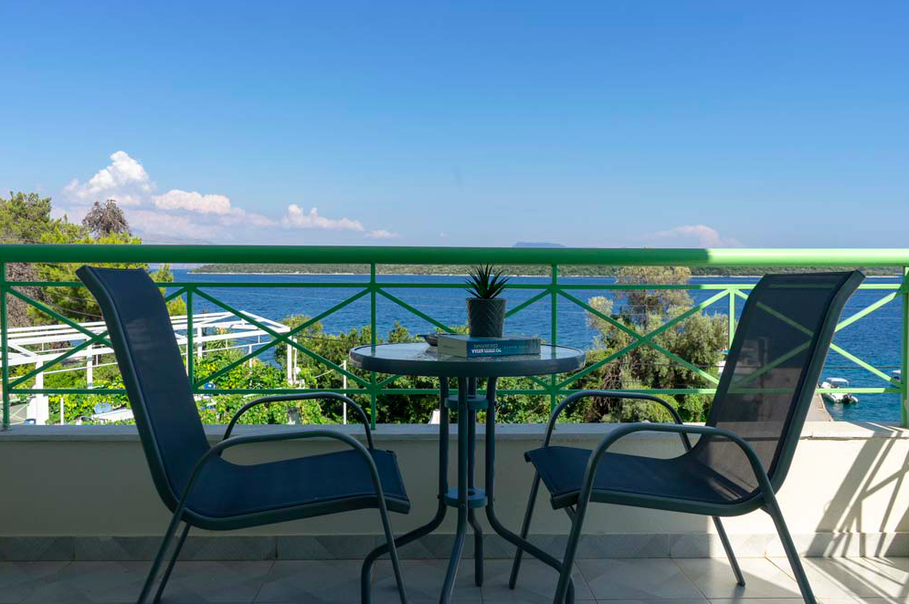 Tropicana Inn hotel terasa.png