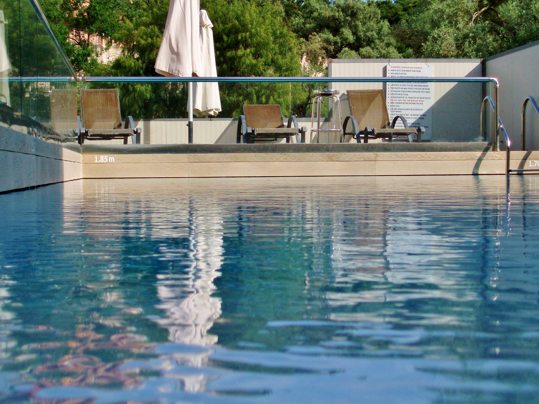 Hotel Vergina Star pool.jpg