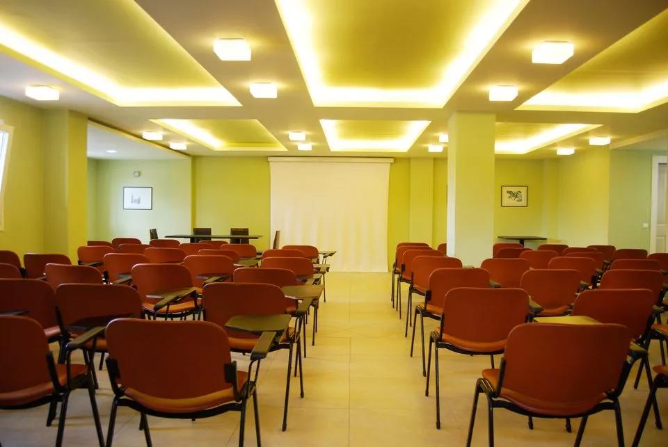 Hotel Xenia sala za sastanke.jpg