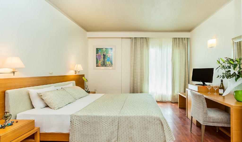 Hotel Xenios Anastasia Resort junior suite.jpg