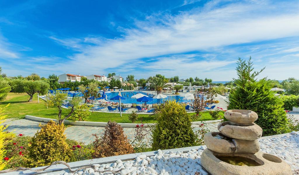 Hotel Xenios Anastasia Resort panoramski pogled .jpg