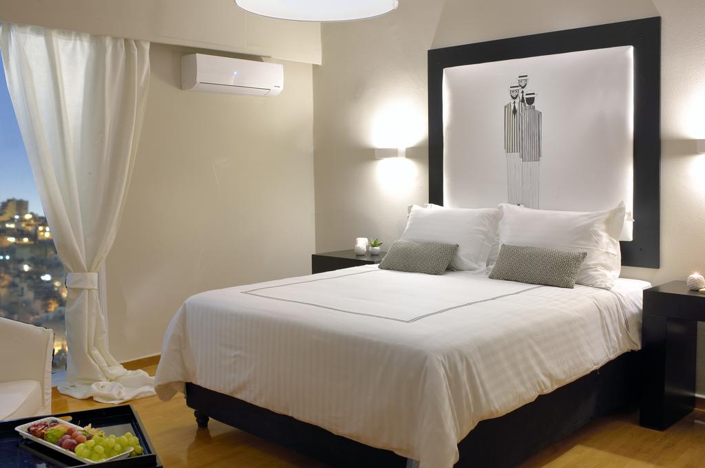 Hotel Altius Kolonaki Lodge bedroom 1.jpg