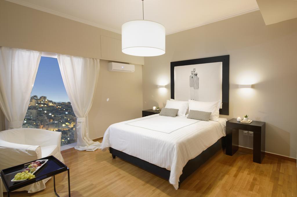 Hotel Altius Kolonaki Lodge bedroom.jpg