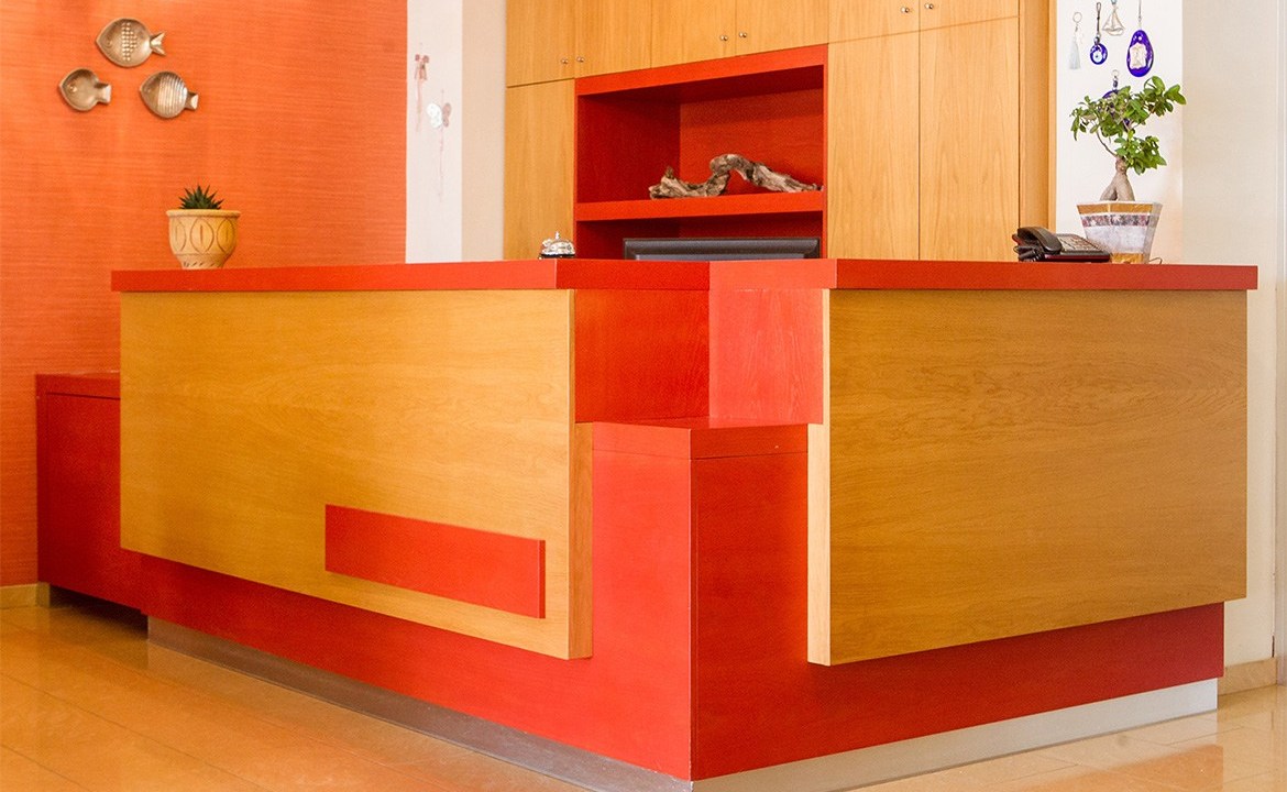 Hotel Xenios Loutra Beach recepcija.jpg