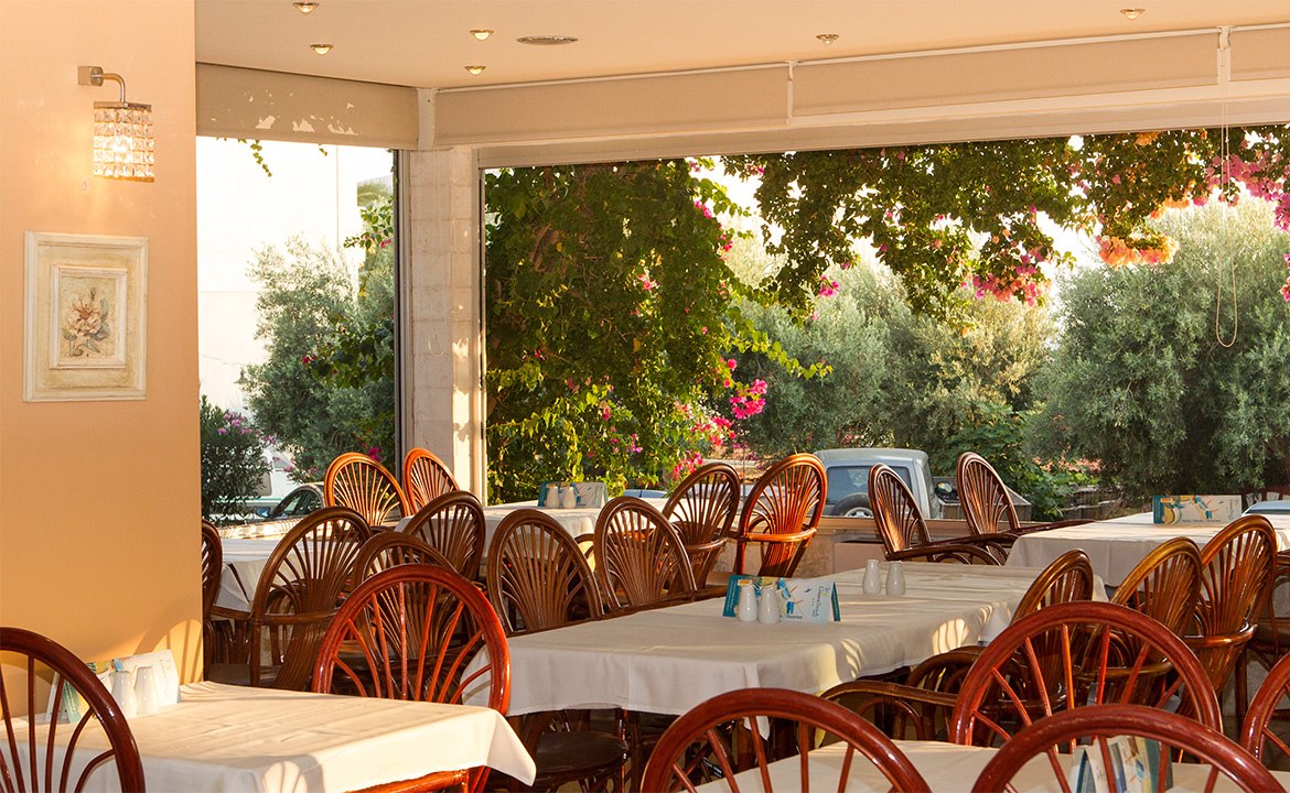 Hotel Xenios Loutra Beach restoran.jpg