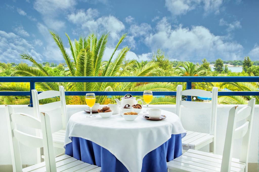 Hotel Xenios Port Marina balkon.jpg