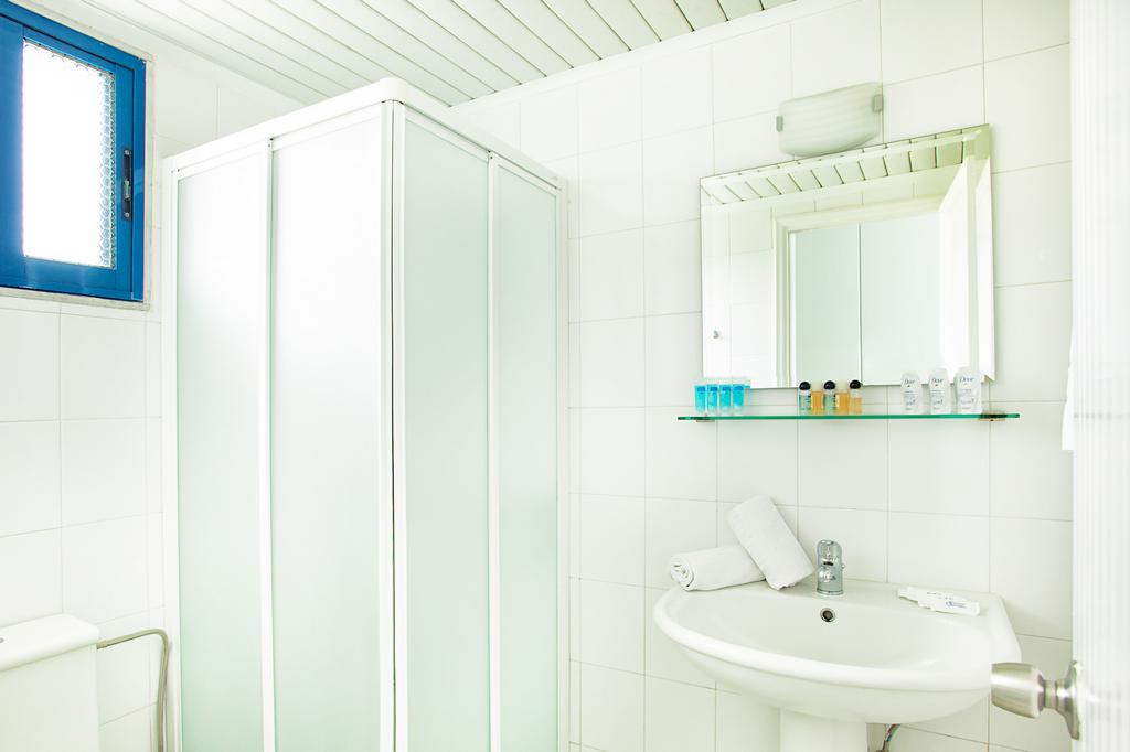 Hotel Xenios Port Marina bathroom.jpg
