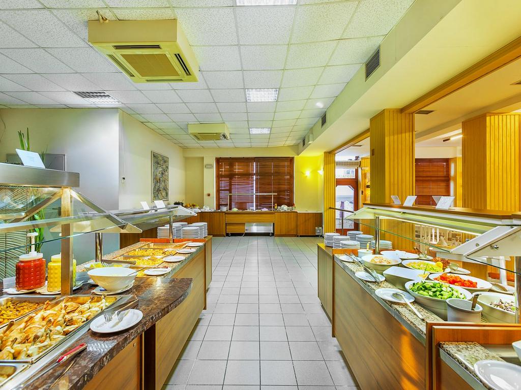Hotel Xenios Possidi Paradise buffet.jpg