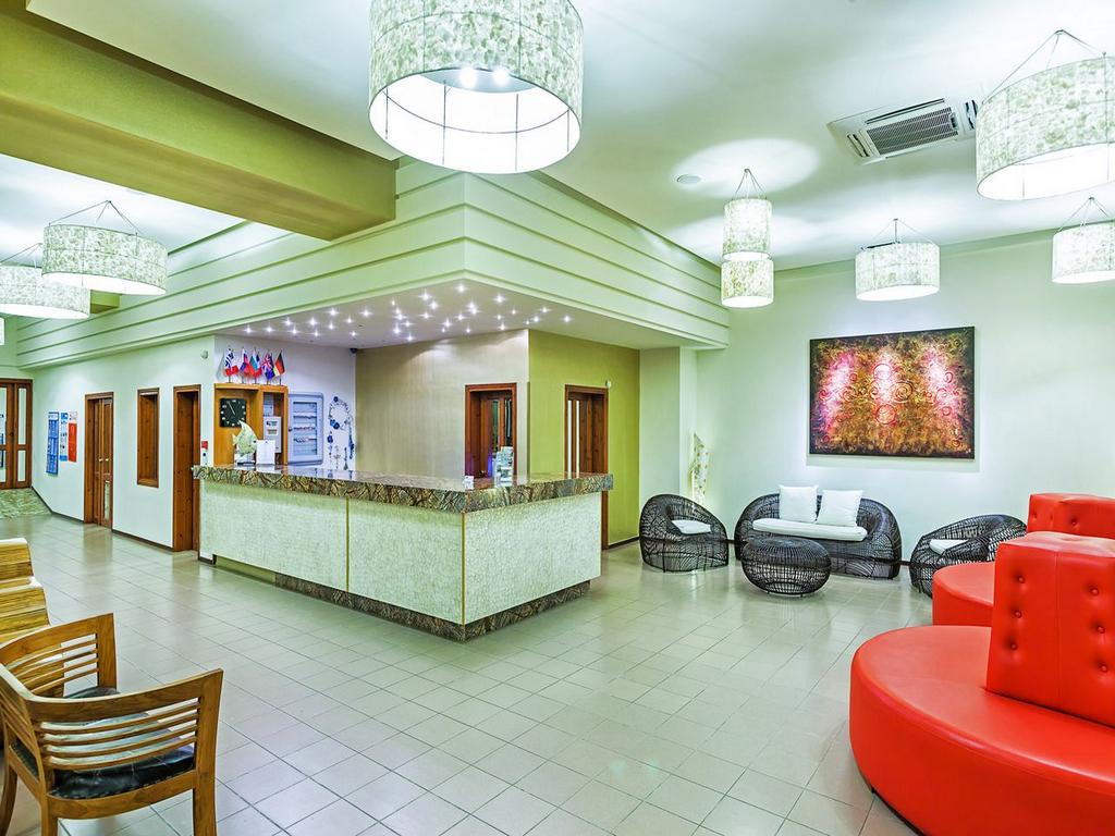 Hotel Xenios Possidi Paradise recepcija.jpg