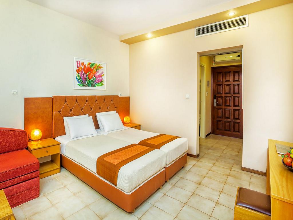 Hotel Xenios Possidi Paradise superior soba.jpg