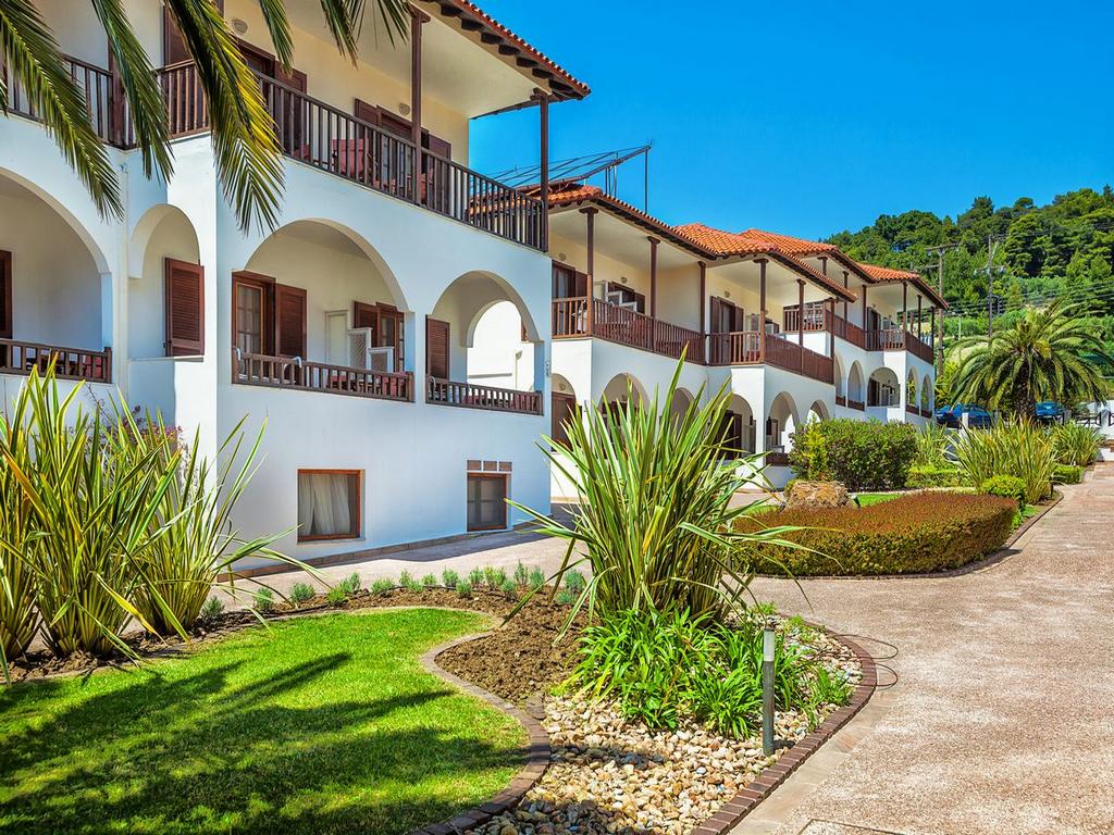 Xenios Possidi Paradise hotel spolja.jpg