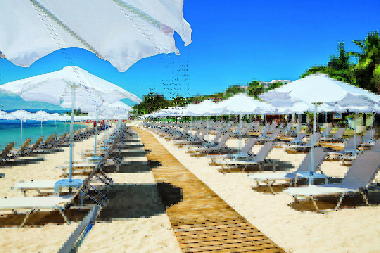 Hotel Xenios Theoxenia peskovita plaza.jpg
