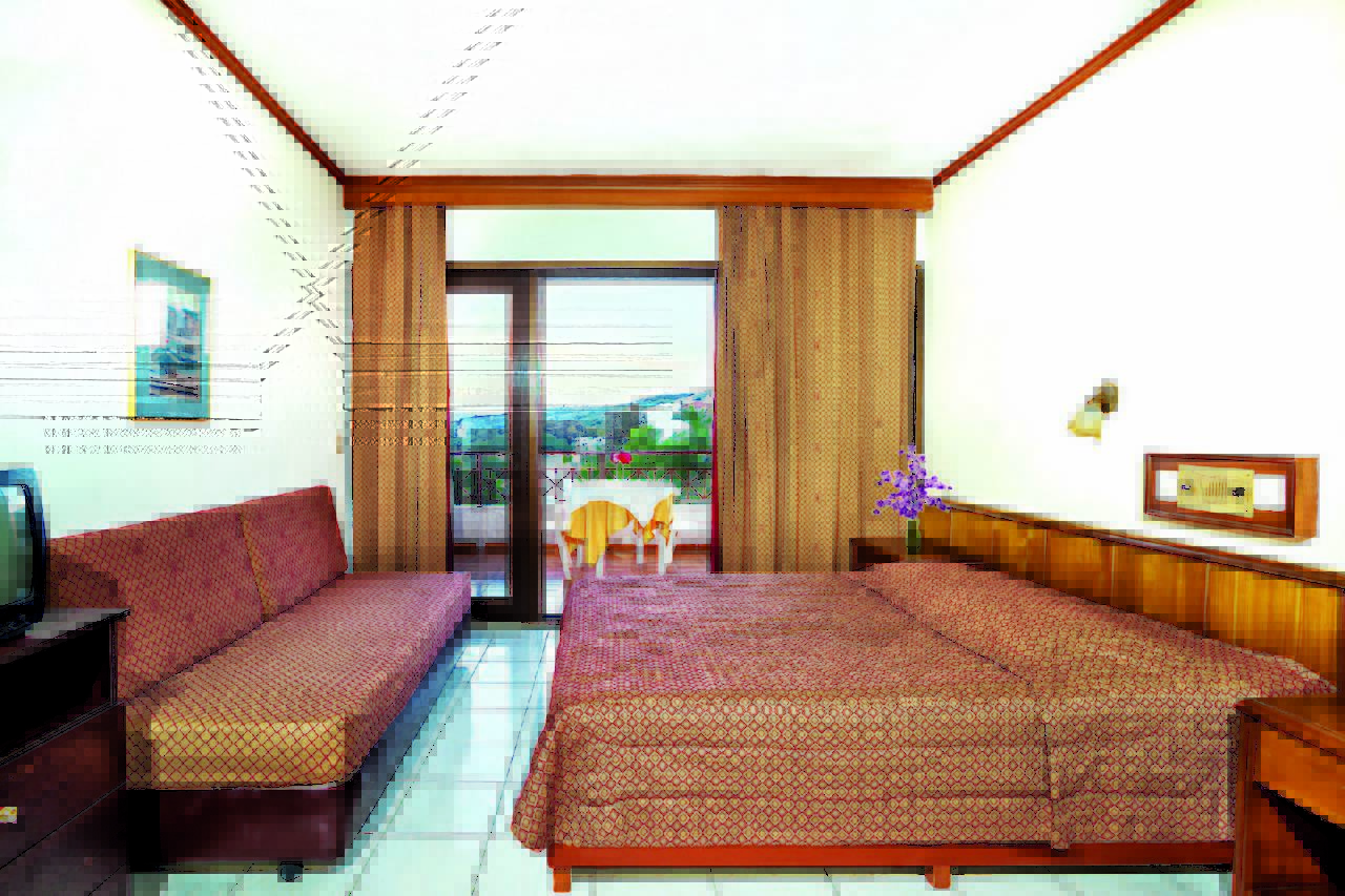 Hotel Xenios Theoxenia soba.jpg