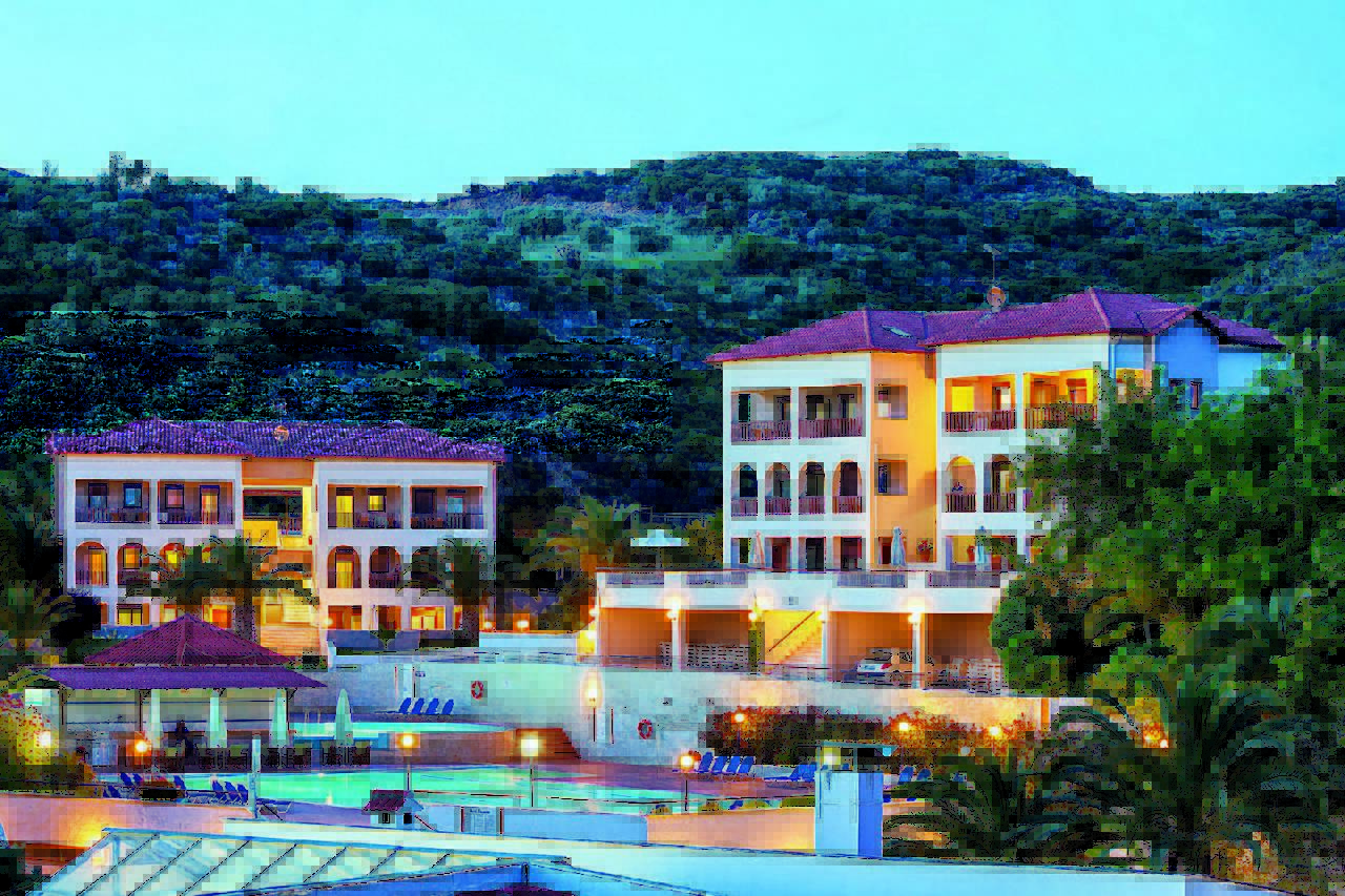 Hotel Xenios Theoxenia spolja.jpg