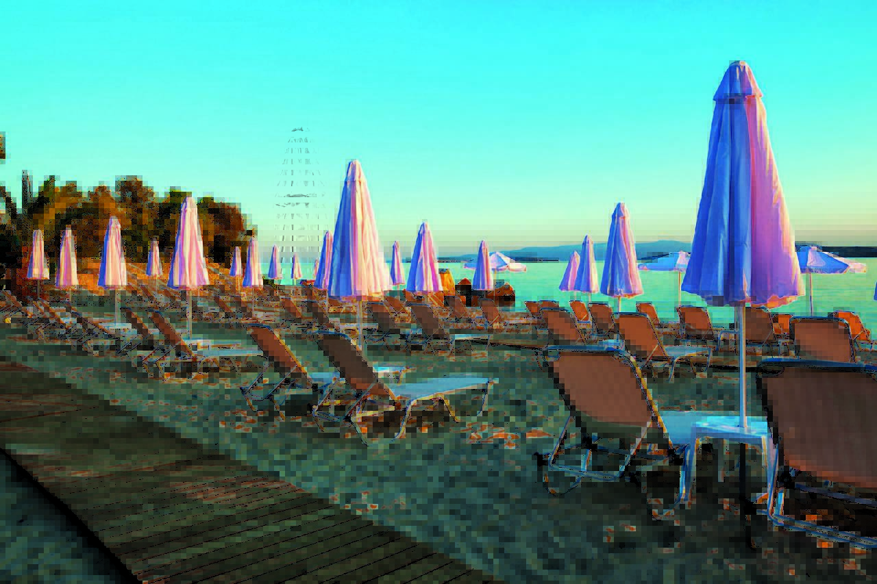 Hotel Xenios Theoxenia zalazak na plazi.jpg