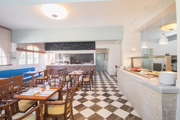 Across Opera Blue hotel - restoran.jpg