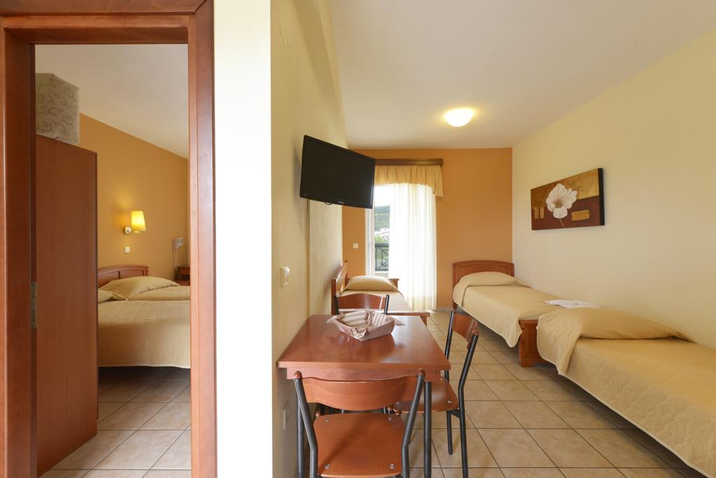 Hotel Amalia one bedroom apartment 1.jpg