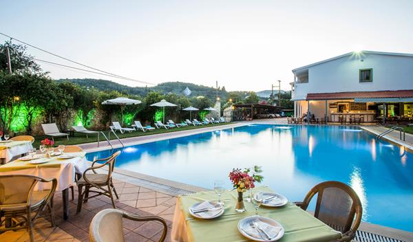 Across Paradise Inn - izgled objekta spolja.jpg