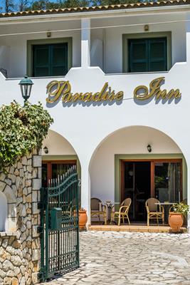 Across Paradise Inn - ulaz u objekat.jpg