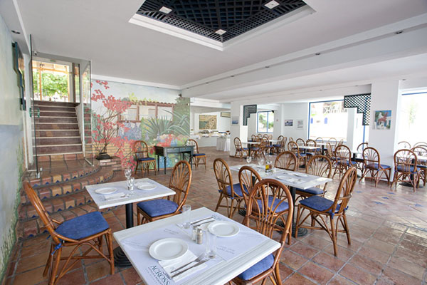 Across Potidea Golden Beach – restoran.jpg