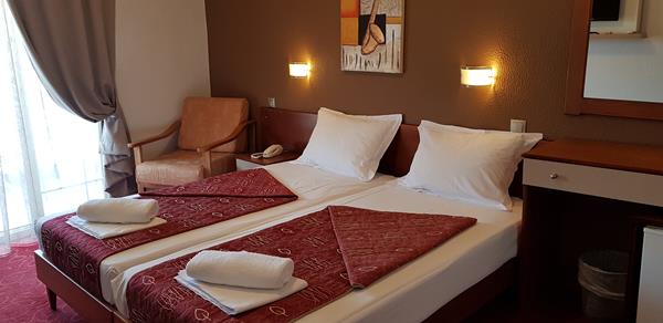 Akropol hotel - dva kreveta.jpg